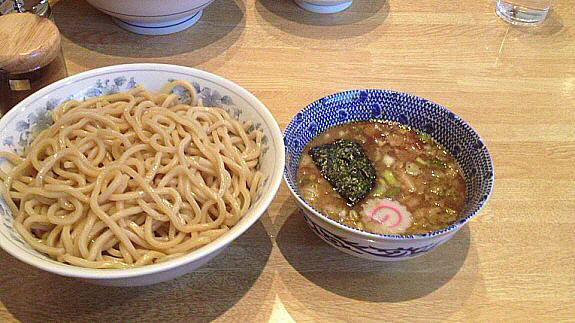 つけ麺が名物の『くり山』：東急東横線白楽駅